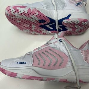 K Swiss tennis court shoes